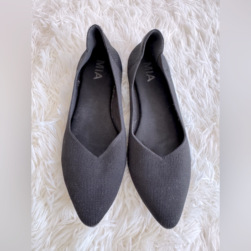 MIA super comfy stretchy black mesh ultra flat size 7